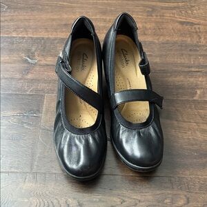 Clarks Women's Black Leather Mary Jane Flats